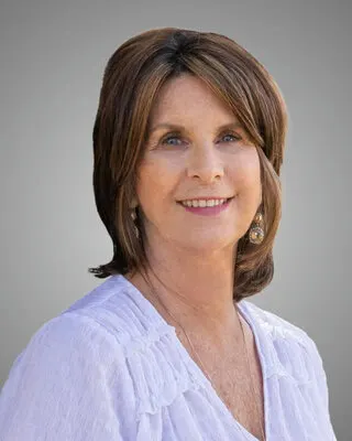 Donna Garrett, real estate agent in Irvine