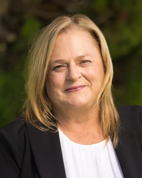 Carol Gasper, real estate agent in Seal Beach