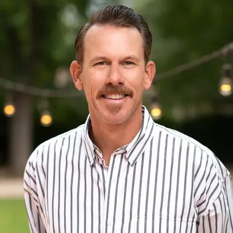 Andy Ly, real estate agent in La Canada Flintridge