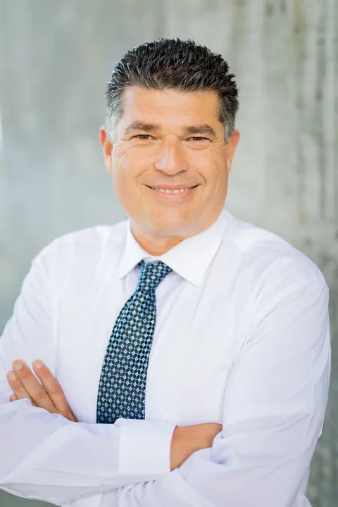 Richard Gonzalez, real estate agent in Santa Maria