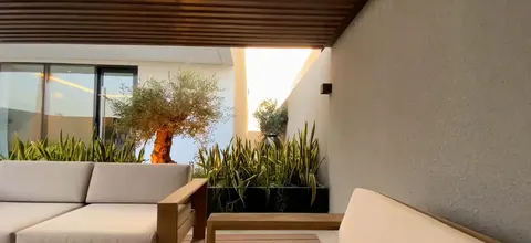 Carlos Padilla, real estate agent in Bakersfield