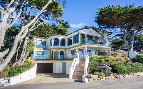 Christa Lowry, real estate agent in Arroyo Grande