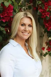 Kendra Merrell, real estate agent in Bakersfield