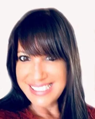Mia Huerta, real estate agent in Arroyo Grande
