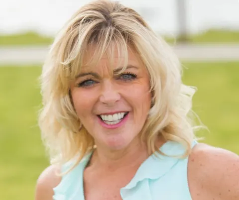 Shirley Barajas, real estate agent in Santa Maria