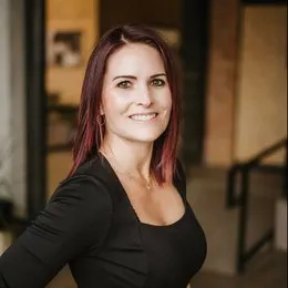 Shannon Valdez, real estate agent in Tehachapi