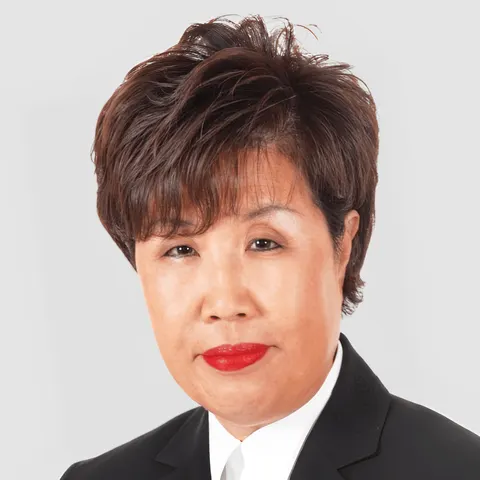 Chung Lee, real estate agent in La Mirada