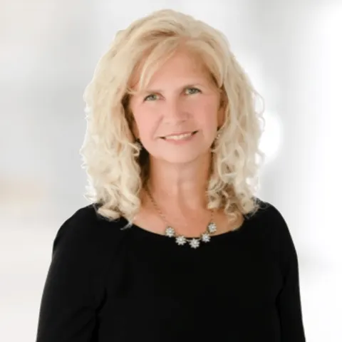 Elizabeth Oliverio, real estate agent in Yorba Linda