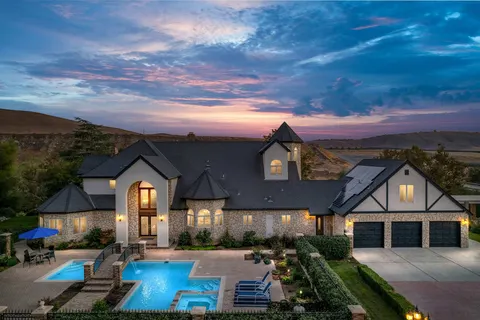 Jeff Jackson, real estate agent in Bakersfield