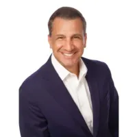 Alfredo Ruiz, real estate agent in Santa Ana