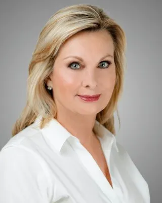 Michelle Sanders, real estate agent in Villa Park