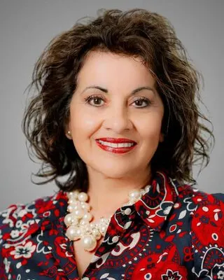 Yolanda Solorio, real estate agent in Santa Ana