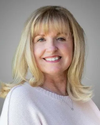 Wendy Wilson, real estate agent in Santa Ana