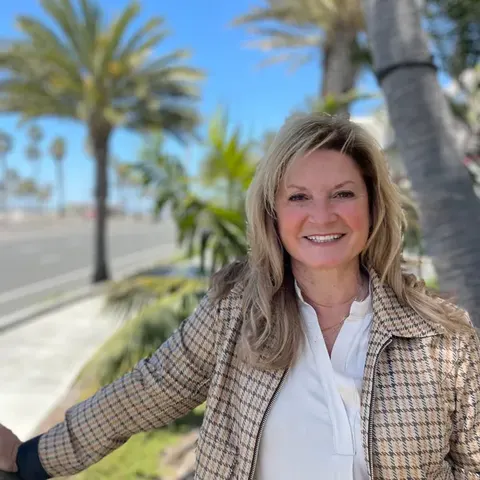 Leslie Stonick, real estate agent in Long Beach