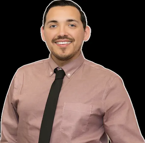 Saul Arias, real estate agent in Long Beach
