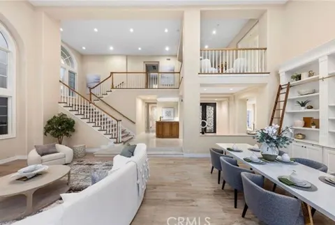Leah Ivy Chang, real estate agent in Fullerton