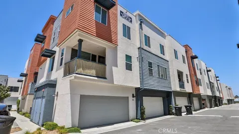 Theary Pleng, real estate agent in Long Beach