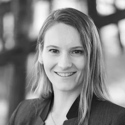 Antoinette De La Espriella, real estate agent in Long Beach
