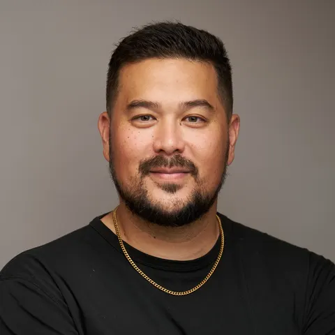 Erik Chavez, real estate agent in Long Beach