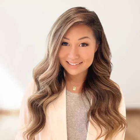 Marissa Esporlas, real estate agent in Irvine