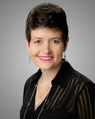Lisa Fehmer, real estate agent in Santa Ana
