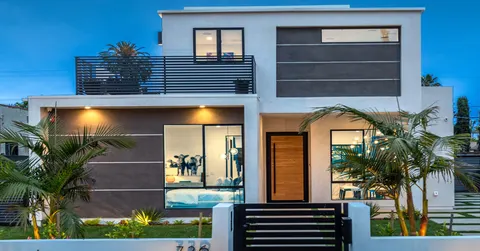Manuel Fierros, real estate agent in Los Angeles