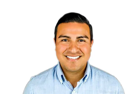 Lenny Figueroa, real estate agent in Long Beach