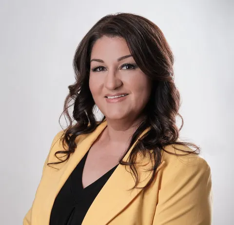 Jackie Garibay, real estate agent in Anaheim