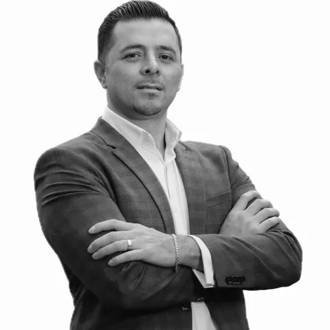 Rolando Gonzalez, real estate agent in Anaheim