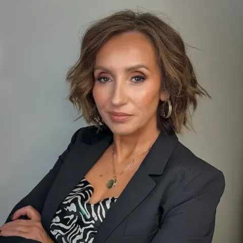 Gina Iriarte, real estate agent in Huntington Beach