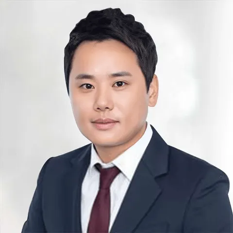 Tae Woo Kim, real estate agent in Fullerton