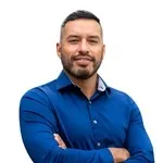 Jerardo Linares, real estate agent in Yucca Valley
