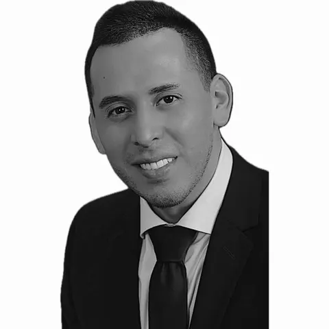 Jerry Magdaleno, real estate agent in Los Angeles