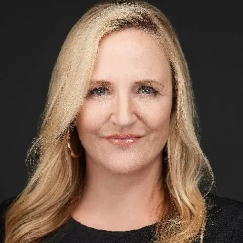 Mara Ann Castaneda, real estate agent in Irvine