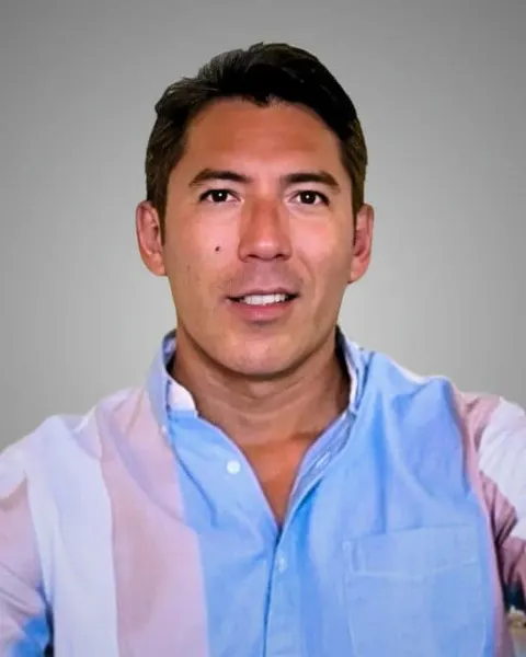Pedro Mayser Carlos, real estate agent in Los Angeles