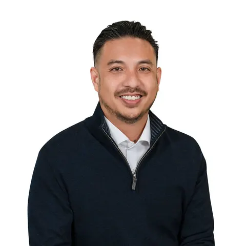 Victoria Nguyen, real estate agent in Anaheim