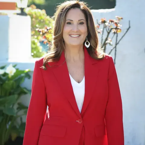 Paula Parenzan, real estate agent in Long Beach