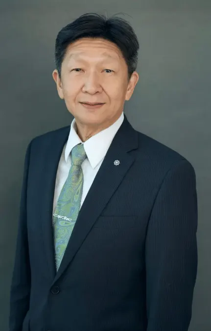 Peter Lee, real estate agent in Santa Ana