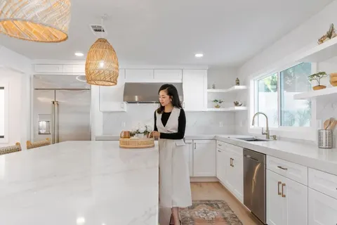 Tianne Phan, real estate agent in Huntington Beach