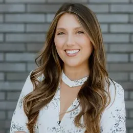 Alexandra Psarakis Tang, real estate agent in Riverside