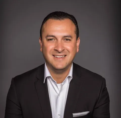 Alfredo Rosas, real estate agent in Los Angeles