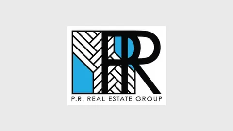 Lynsey Russell, real estate agent in Long Beach