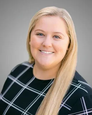 Sarah Sees Smith, real estate agent in Huntington Beach