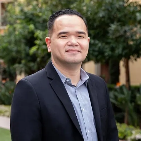 Hung Trinh, real estate agent in Westminster