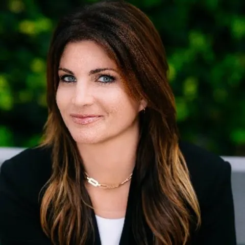Lauren Vece, real estate agent in Long Beach