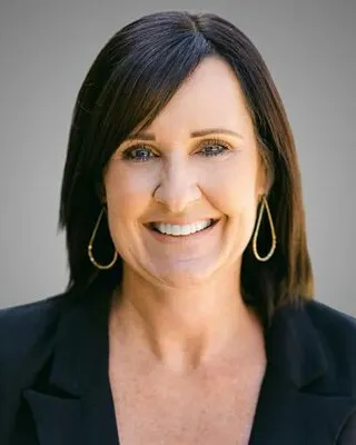 Jennifer White, real estate agent in Anaheim