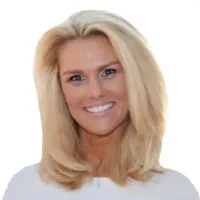 Dani Carr, real estate agent in Huntington Beach