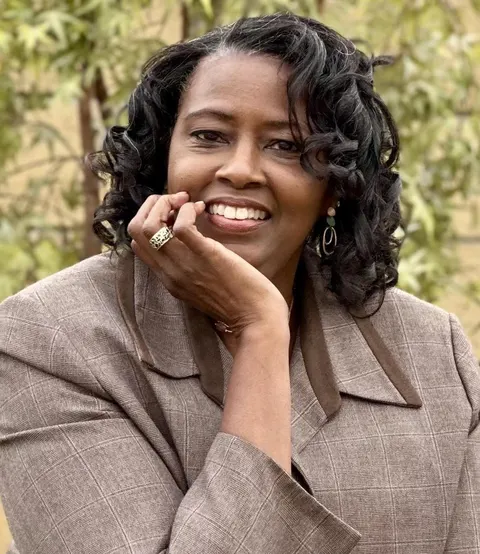 Denise Waters, real estate agent in Inglewood
