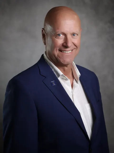 Bob Ampe, real estate agent in Irvine