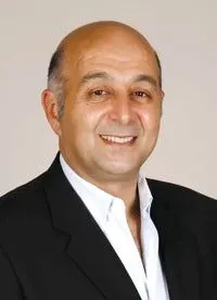 Johnny Azodi, real estate agent in Irvine